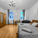 Three-Bedroom, Three King-Size Bed Retreat