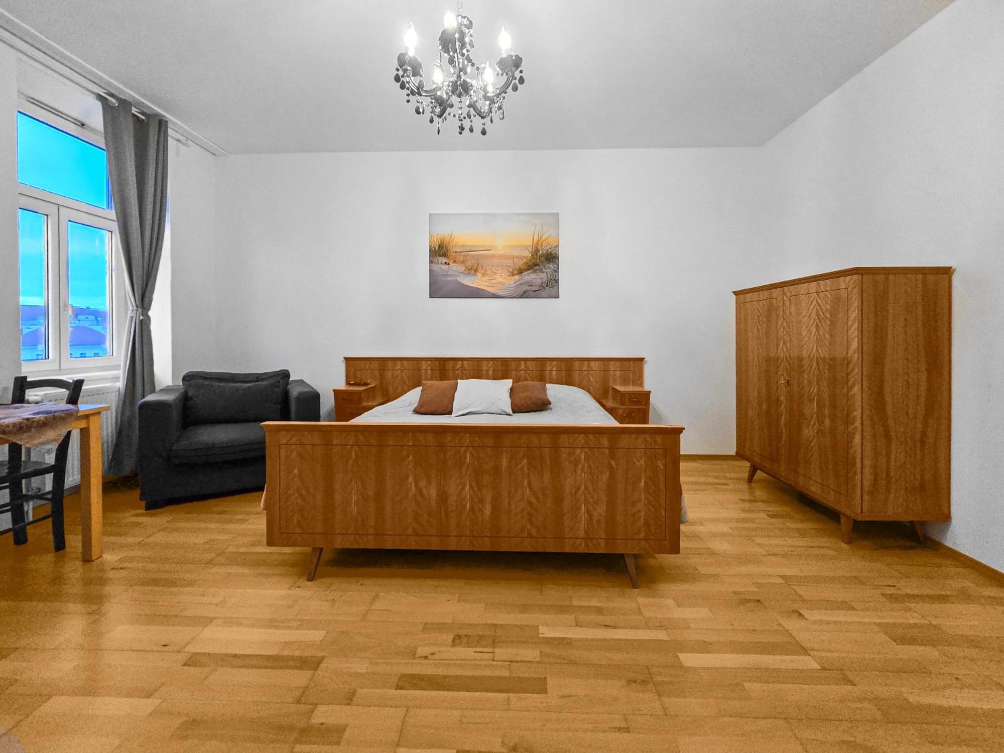 Apartament Three-bedroom, Three King-size Bed Retreat *